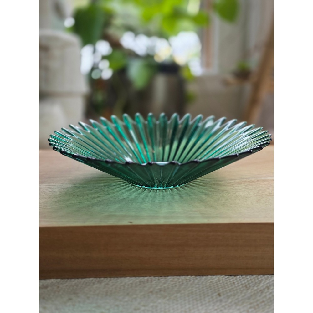 Vintage Emerald Green Glass Sunburst Bowl Starburst Centerpiece 9.25 Inch